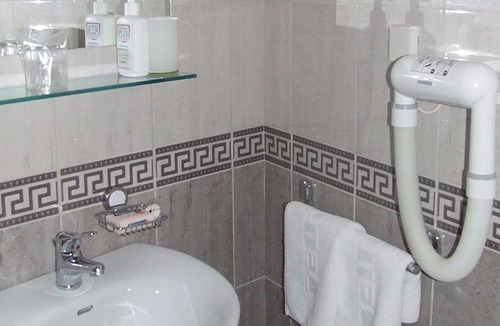 Sveti Stefan Apartment | Beautiful studio on ground floor in shadow of vines, Sveti Stefan