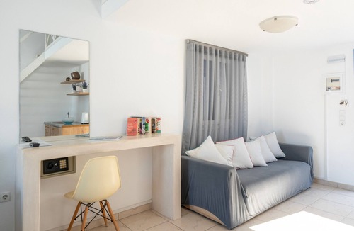 Agios Georgios Bed & Breakfast | Bed and Breakfast 'Honeymoon Suite Hot Tub'