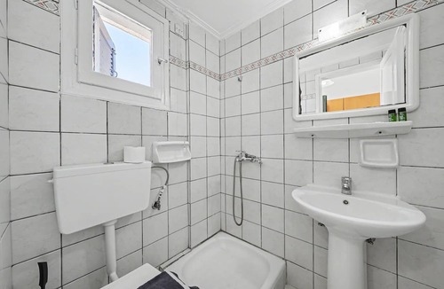 Kavos Bed & Breakfast | Bed and Breakfast 'The Kavos Sandy Inn-Double Room' with Shared Pool, Wi-Fi and Air Conditioning