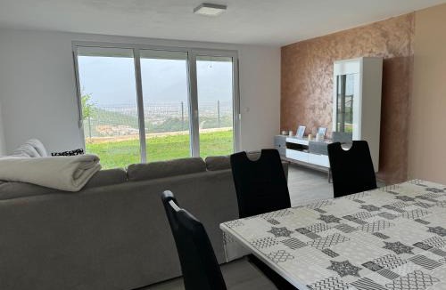 Dobra Voda House | Bela Bar