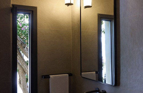 Kamari Hotel | Bellonias Villas