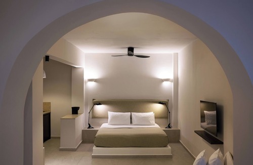 Kamari Hotel | Bellonias Villas