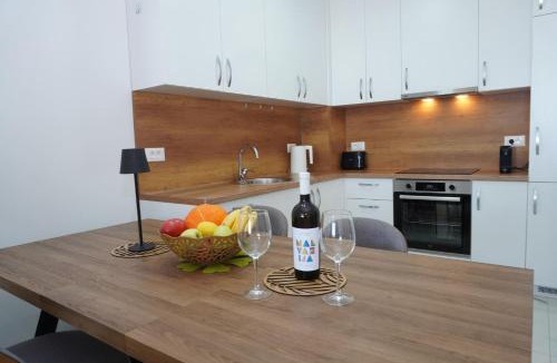 Burtaisi Apartment | Belvedere at Emerald Residence Bar