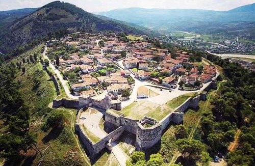 Berat House | Berat GuestHouse "AAA"