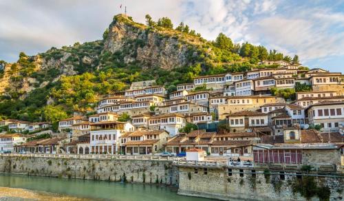 Berat House | Berat GuestHouse "AAA"