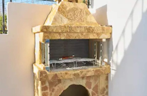 Kavallos House | Best Family Friendly Villa near Lake Kournas