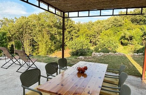 Karuc Apartment | Between Lake & Sea Apartment