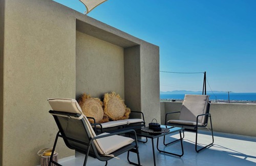 Kamari Apartment | Bevimar Lava Suite with Private Pool and Non Heated Jacuzzi
