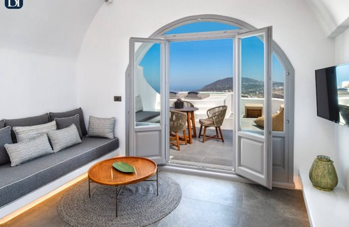 Imerovigli Villa | BH380 - R - Suite Santorini