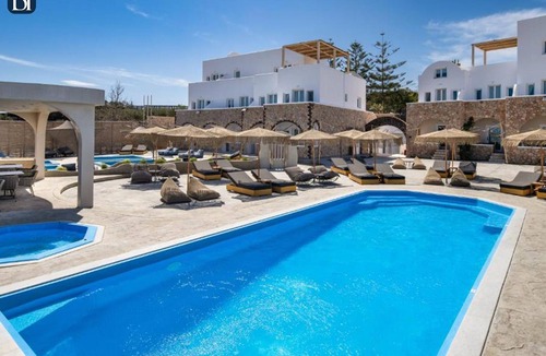 Karterados Apartment | BH582 - C - Suite Santorini