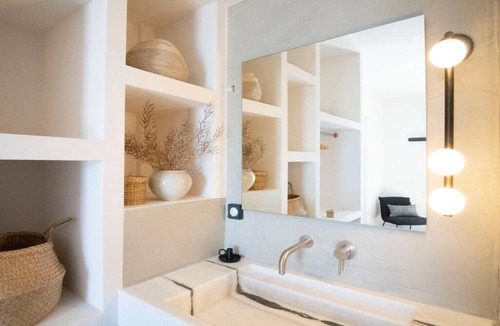 Piso Livadi House | BH968 - C- Suite Paros