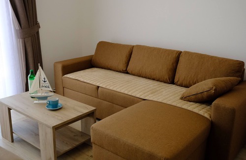 Dobra Voda Apartment | BIG and NEW, 5sleeps suit, pool, parking, optic internet