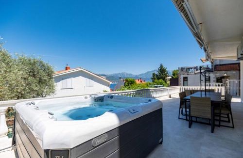 Krasici House | Big house with beautiful view and private jacuzzi Tivat