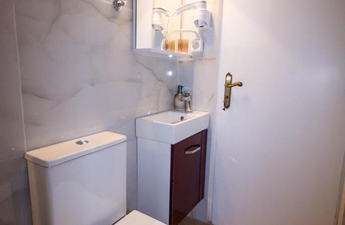 Papagou-Holargos Apartment | Birdhouse Apartment Athens