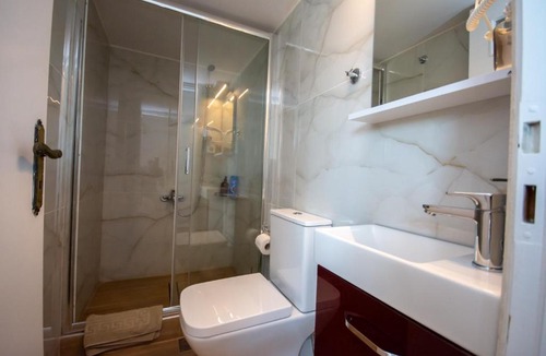 Papagou-Holargos Apartment | Birdhouse Apartment Athens