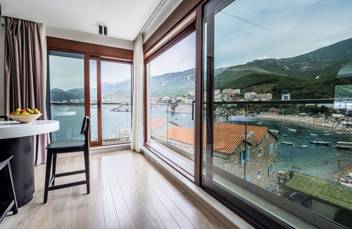 Przno Apartment | Blanche Cliff Apartments