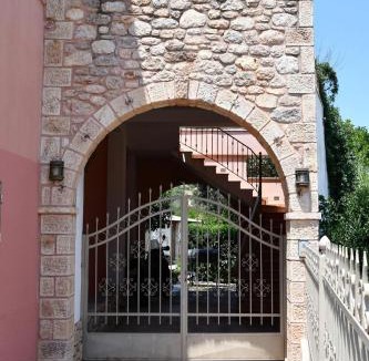 Mystras House | Blue and Green Guesthouse