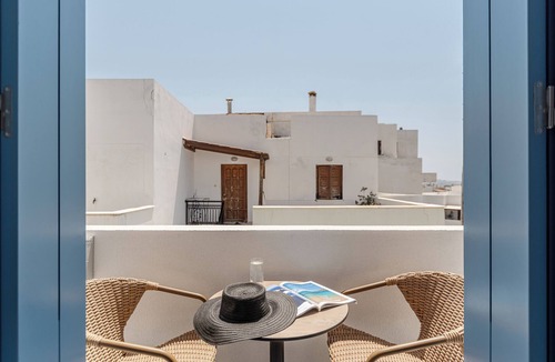 Old Town Naxos Apartment | Blue Art Suites