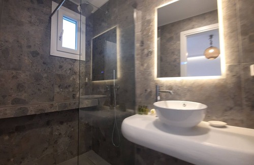 Chrissi Akti Hotel | Blue Dolphin