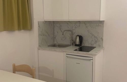 Ixia Apartment | Blue Roses