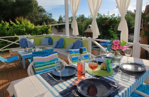 Agios Matthaios House | BLUE SKY COTTAGE, Kanouli beach