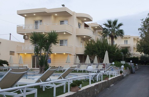 Agia Marina Hotel | Blue Sky Hotel Family Apartment with sea view & pool