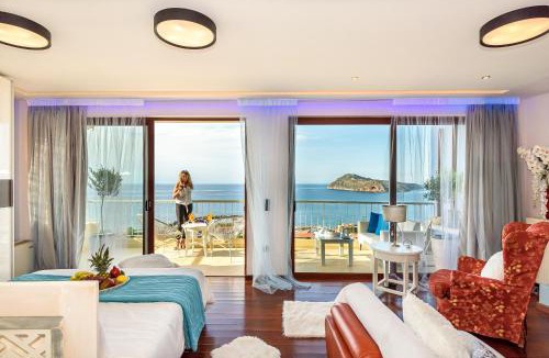 Platanias Town Apartment | Blue Suite by Cosmos