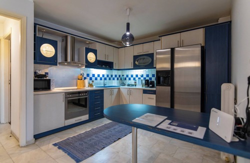 Palaio Faliro Apartment | Blue Verve Premium 2 bedroom Retreat