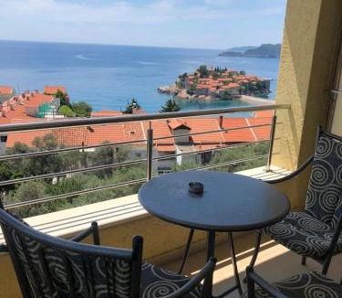 Sveti Stefan Apartment | BMV room 2 with east island view