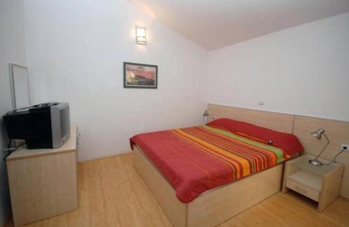 Sveti Stefan Apartment | BMV TRIPLE ROOM WITH BALCONY