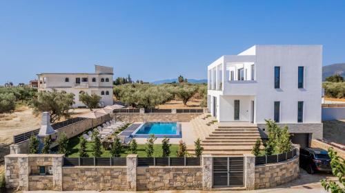 Kalpaki Villa | Boheme Villas close access to Laganas Resort