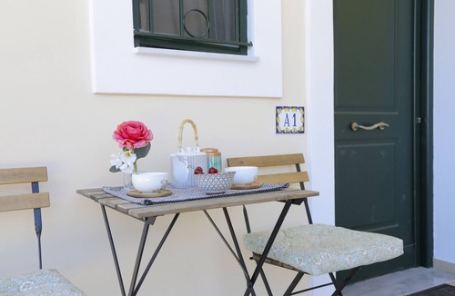 Aigialeia Apartment | Boho Studio with terrace and pool close to the beach