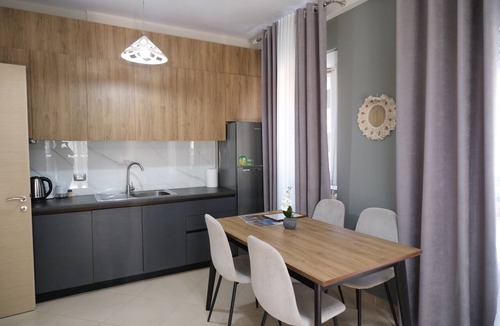 Vlore Apartment | BookO2 Apartment