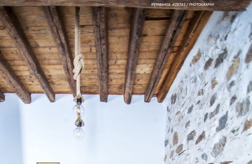 Ano Siros House | Βougainvillea's balcony