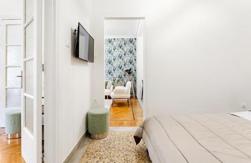 Makrigianni Apartment | Boutique 5BDT-3 ΒATH Apt with Eclectic Style- Acropolis