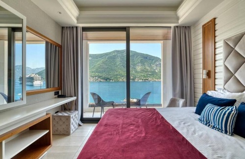 Dobrota Hotel | Boutique Hotel R Palazzo