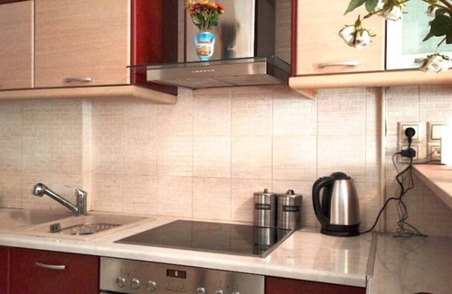 Athens Apartment | Bright 2BR with Balcony and Lift/5min to Metro/15 min to Monastiraki Station
