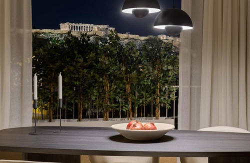 Monastiraki Apartment | Bright Acropolis Loft Plunge Pool