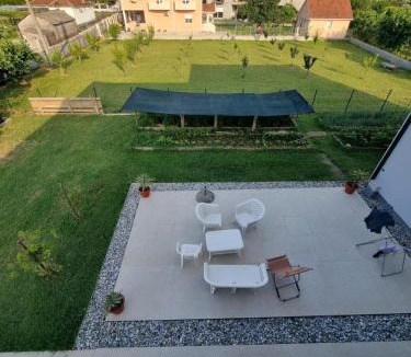 Goricani Apartment | Bright & Cozy Apartment in quiet area near Airport