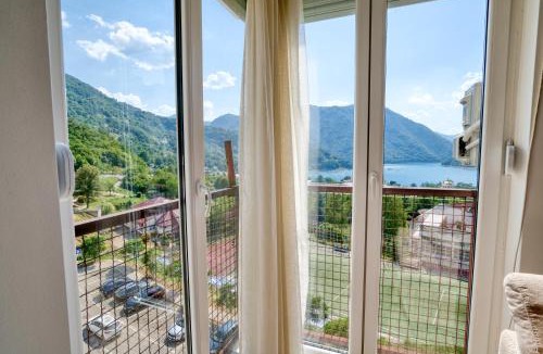 Pluzine Apartment | Bright Modern Holiday Home With Postcard Lake View