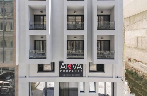 Piraeus Apartment | Bright Retreat in Piraeus | Feel Right at Home