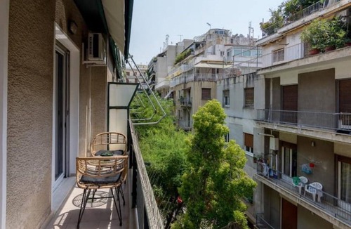 Athens House | ★ Bright & Spacious 2-bedroom Apartment in Athens