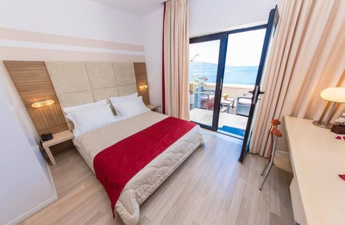 Sarande Hotel | Brilant