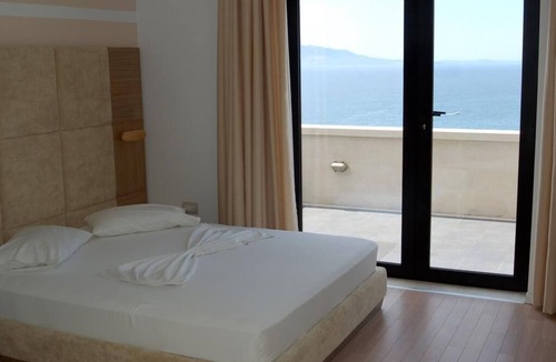 Sarande Hotel | Brilant