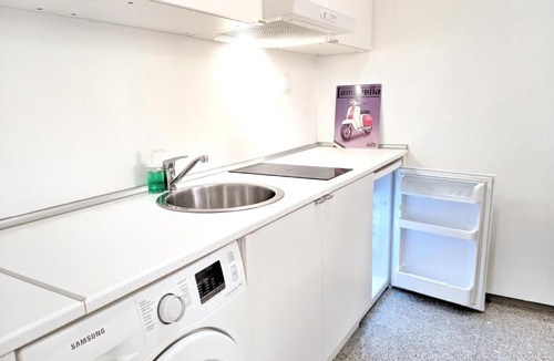 Khalandrion Apartment | Budget Semi Basement by Verde Apartments