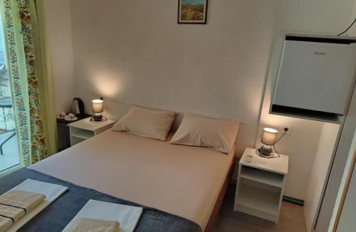 Podmaine Apartment | Bugenvilija