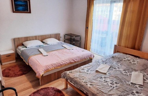 Vitomiricë Hostel | Bus Station Hostel