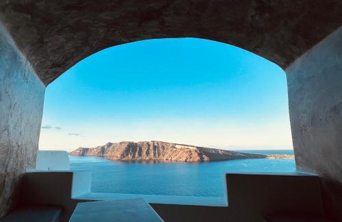 Oia House | By The Mill
