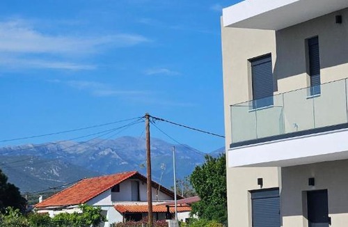 Paralia Ofryniou Apartment | By the sea and mountain VitaminD