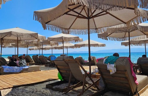 Paralia Ofryniou Apartment | By the sea and mountain VitaminD